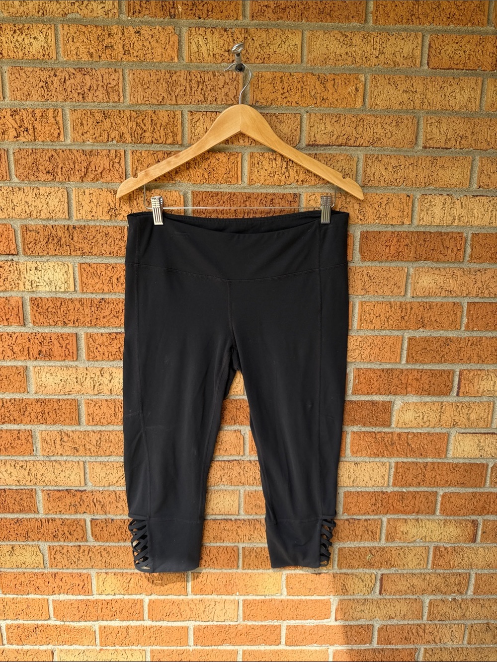 Athleta Black Exercise Capri Leggings Women’s Adult Large